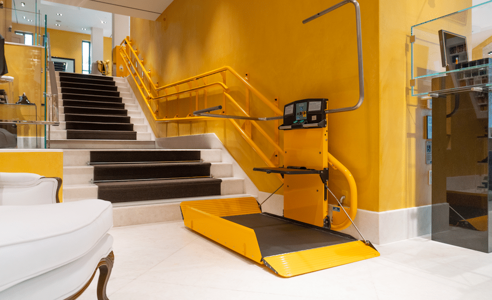 Inclined lift for wheelchair